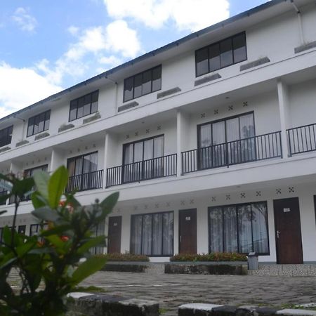 Puncak Village Hotel & Kampung Main Anak Gadok 外观 照片