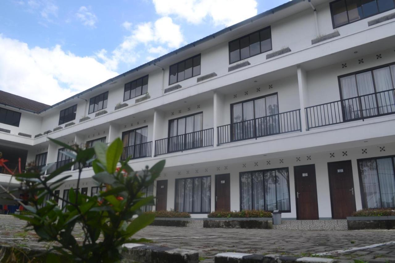 Puncak Village Hotel & Kampung Main Anak Gadok 外观 照片